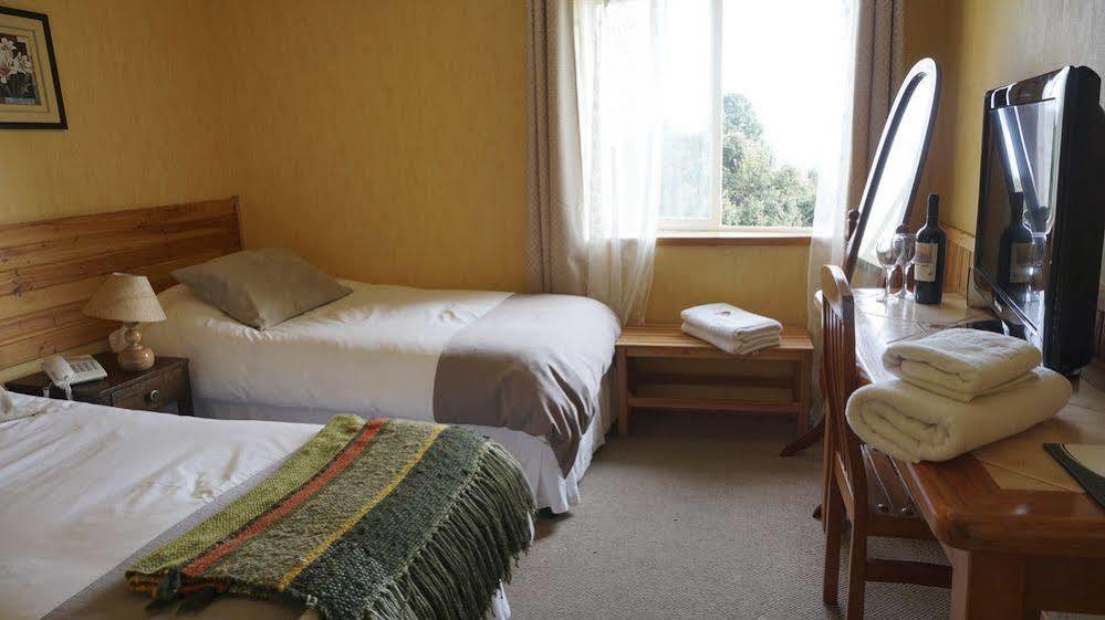 פורטו ואראס Hotel Borde Lago מראה חיצוני תמונה